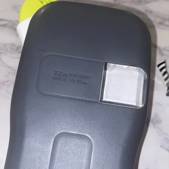 Brother P-touch Label Maker easy to use - Picture 3 of 5